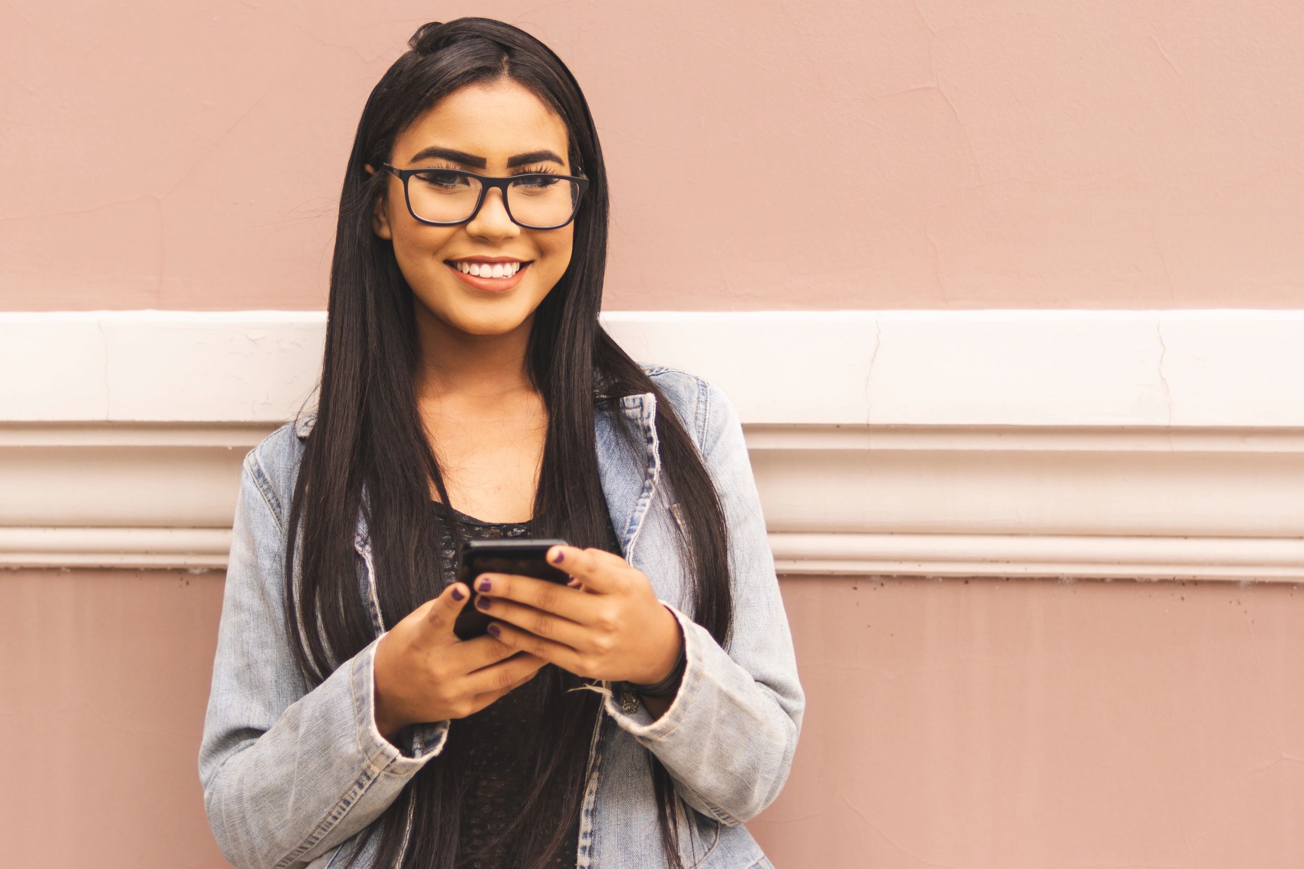 happy online student testimonial