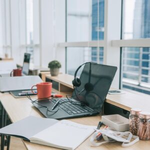 modern e-learning workspace